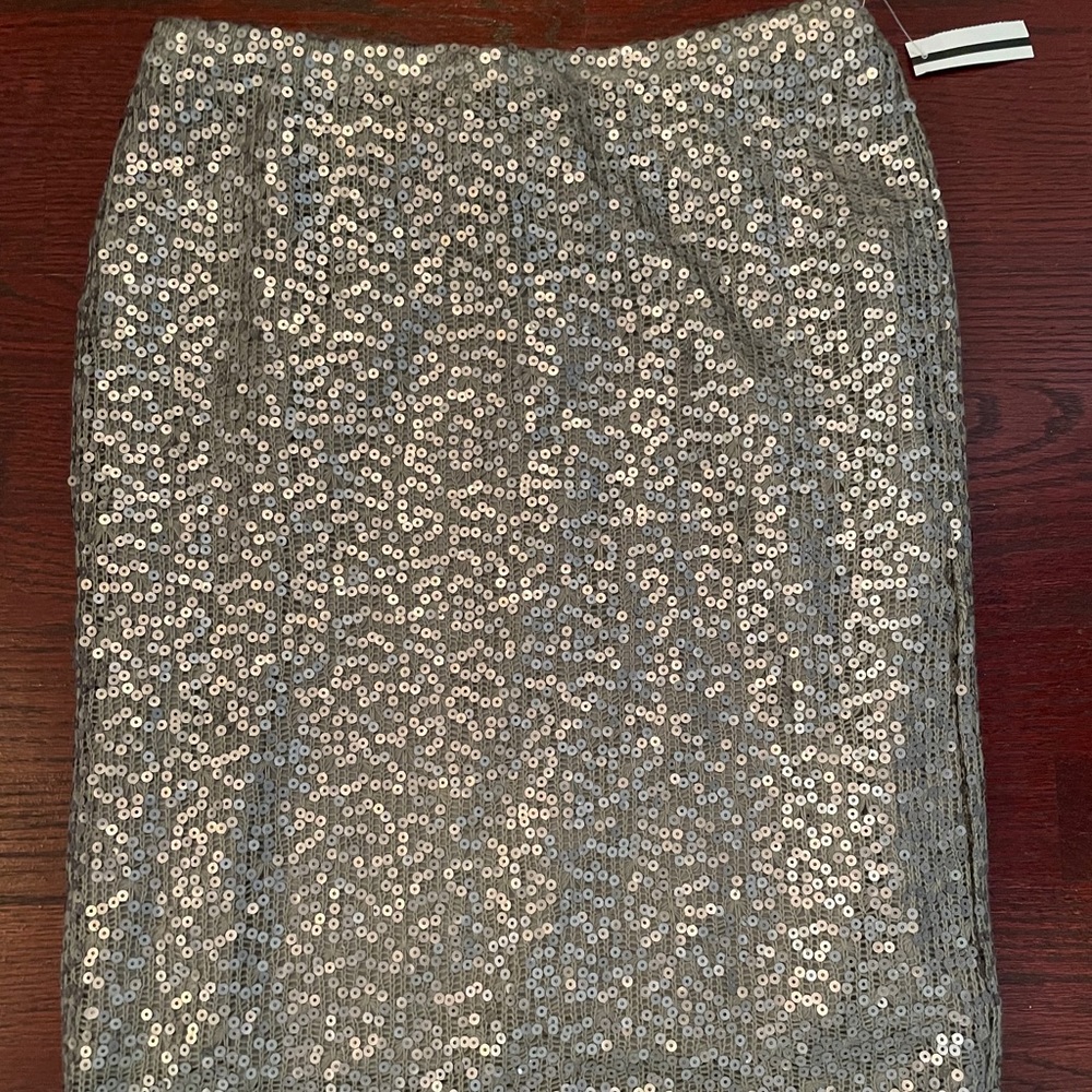 New ISDA & Co. sequined knee length skirt Small